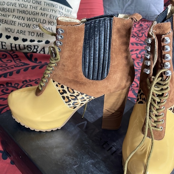 Ankle boots - Picture 3 of 6